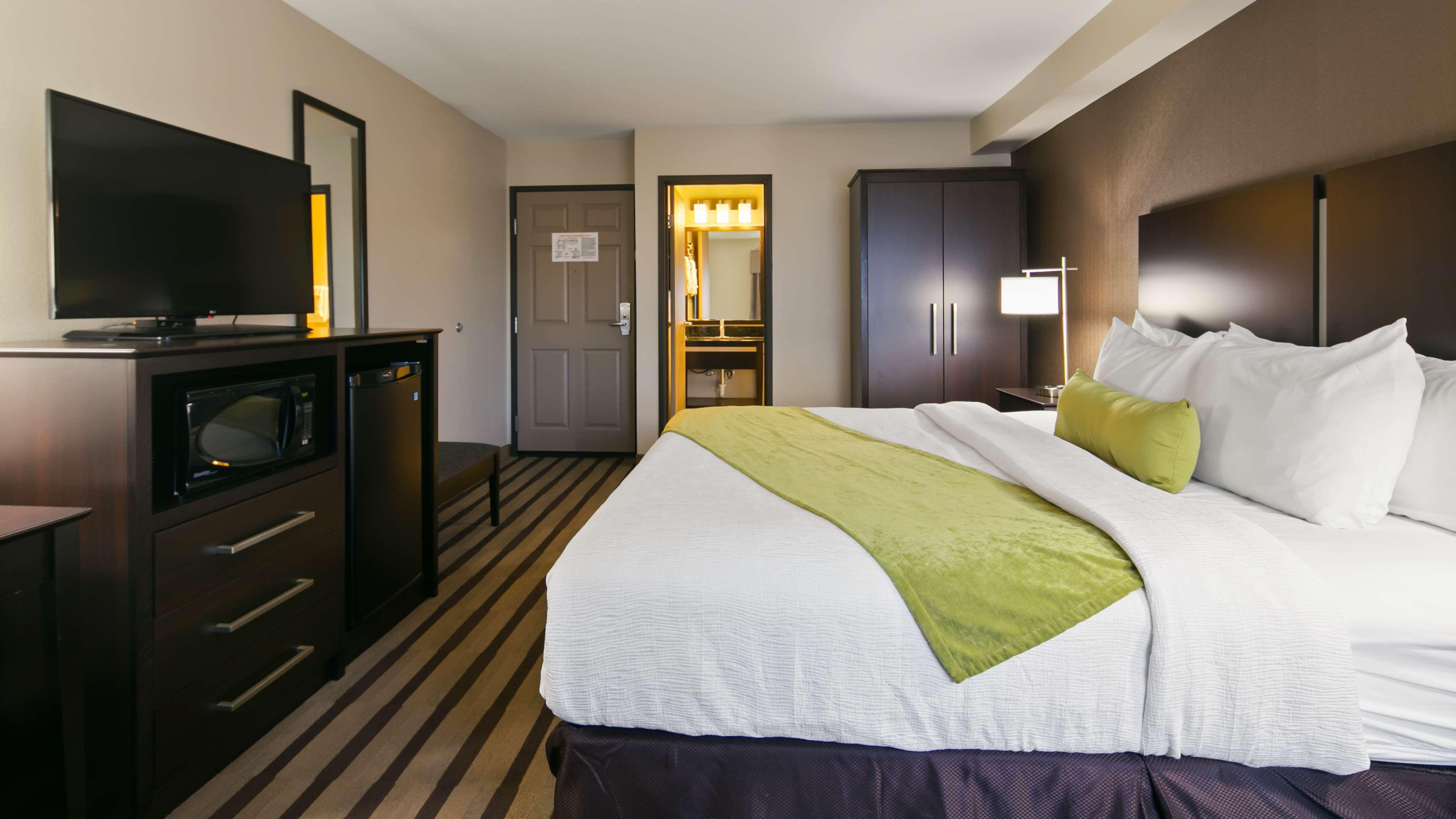 Best Western Harvest Inn & Suites Grand Forks Esterno foto
