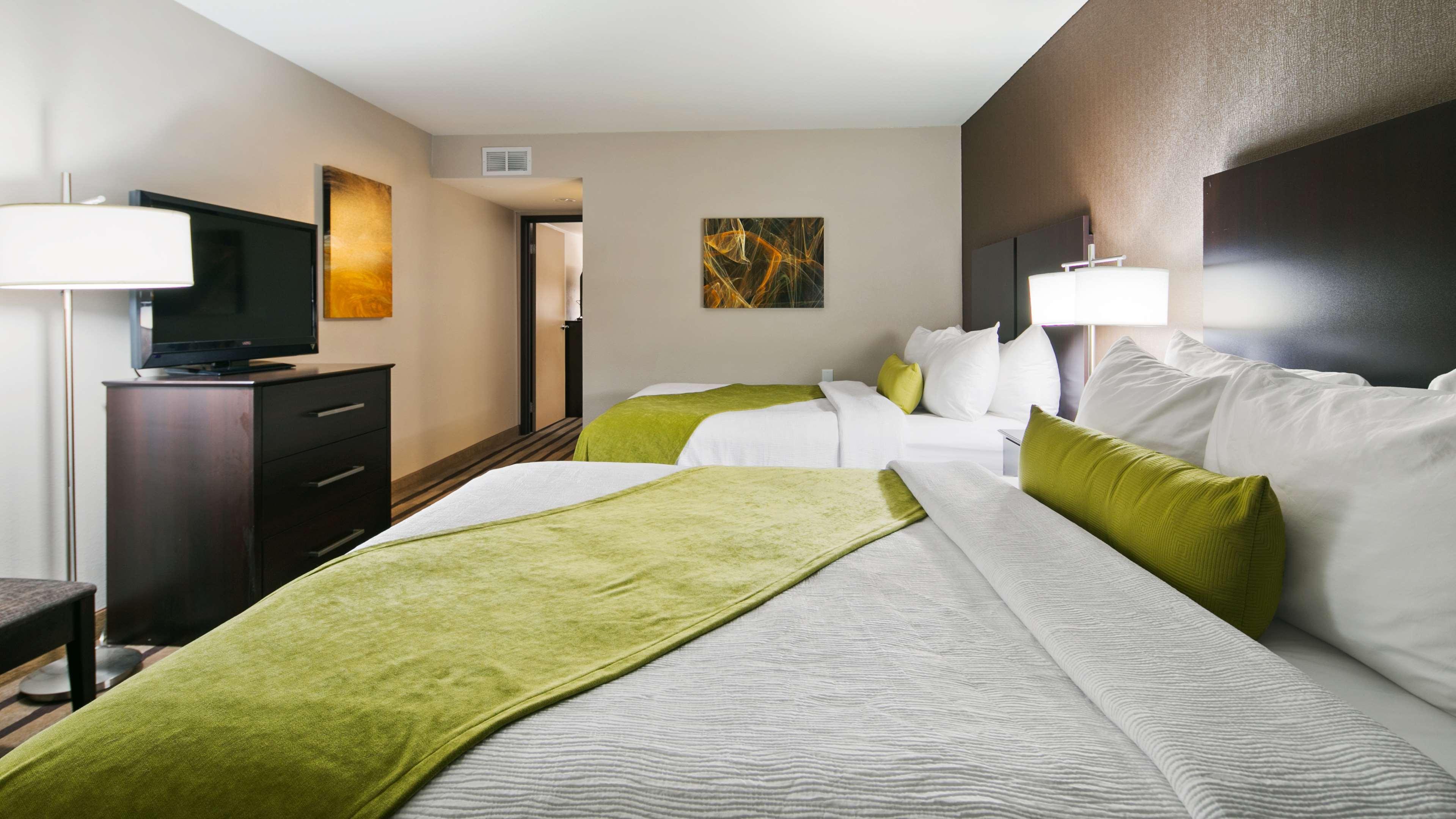 Best Western Harvest Inn & Suites Grand Forks Esterno foto