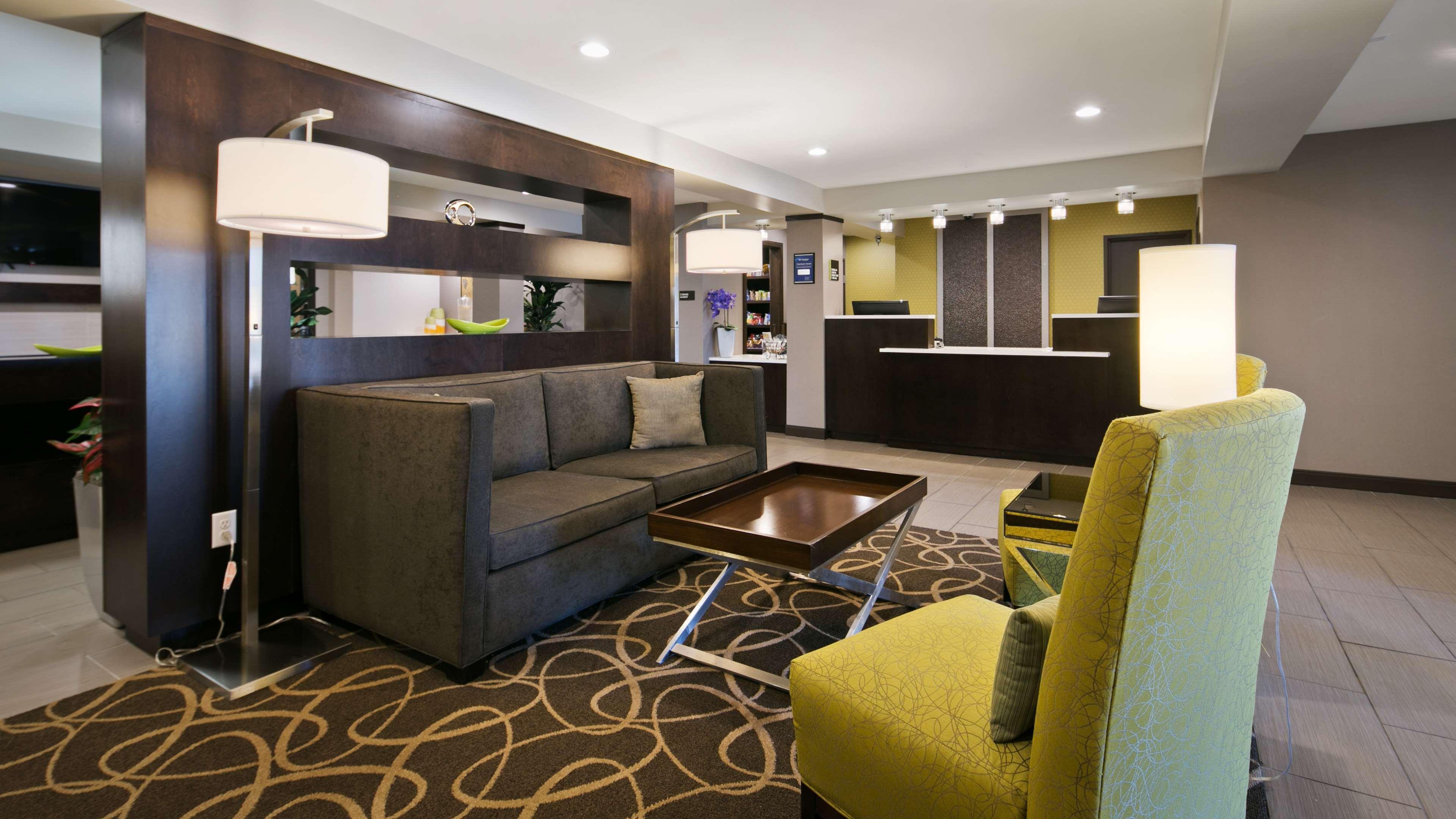 Best Western Harvest Inn & Suites Grand Forks Esterno foto