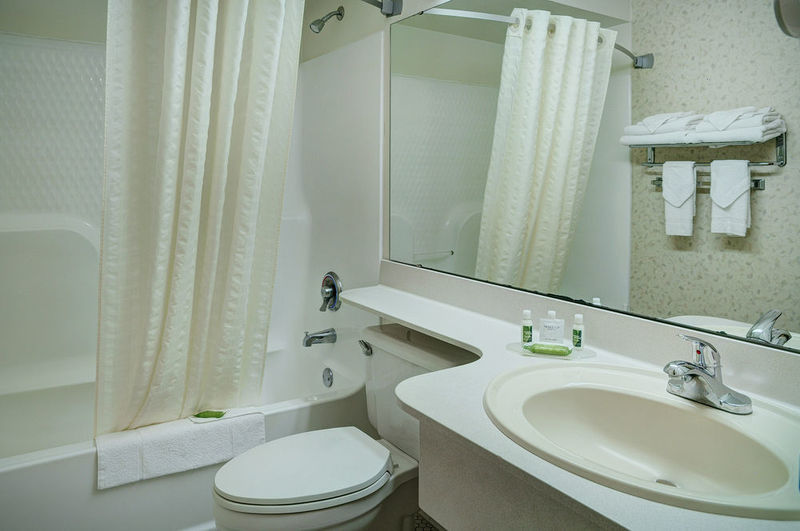 Best Western Harvest Inn & Suites Grand Forks Esterno foto